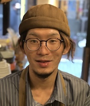 店長 刀根さん